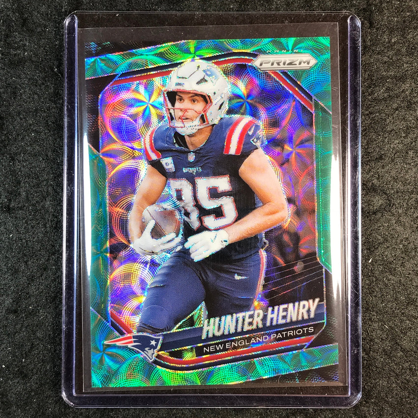 2025 Prizm Football HUNTER HENRY Base Green Scope 17/75 #33