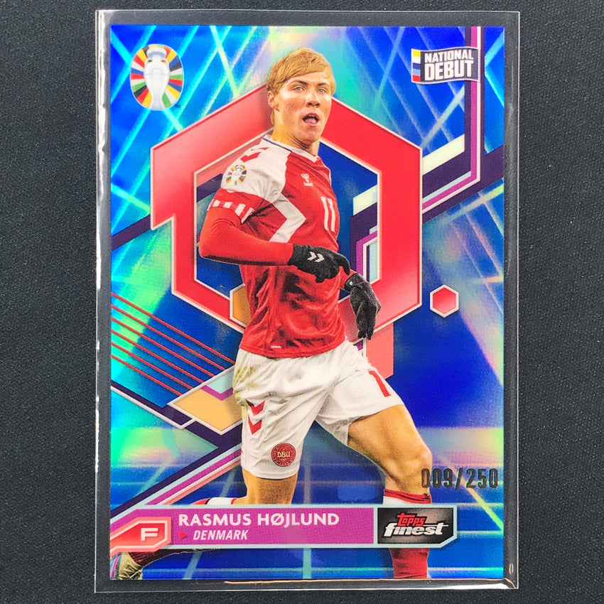 2023 Topps Finest Road To Uefa Rasmus Hojlund Base Blue Aqua Vaporwave 9/250