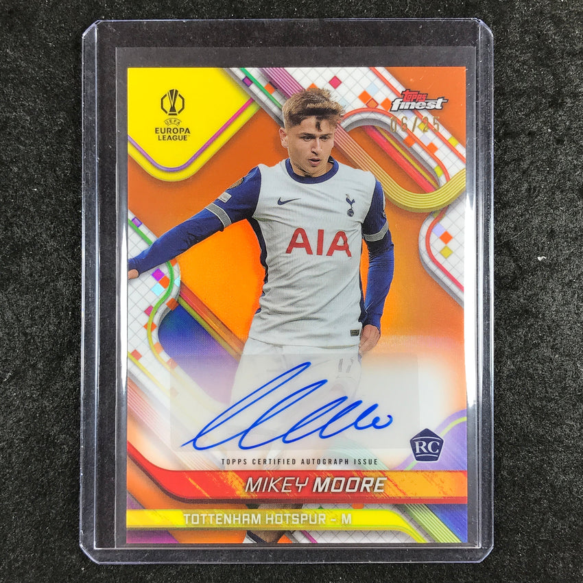 2024-25 Topps Finest UEFA Club Comp MIKEY MOORE Base Rookie Auto Orange 6/25