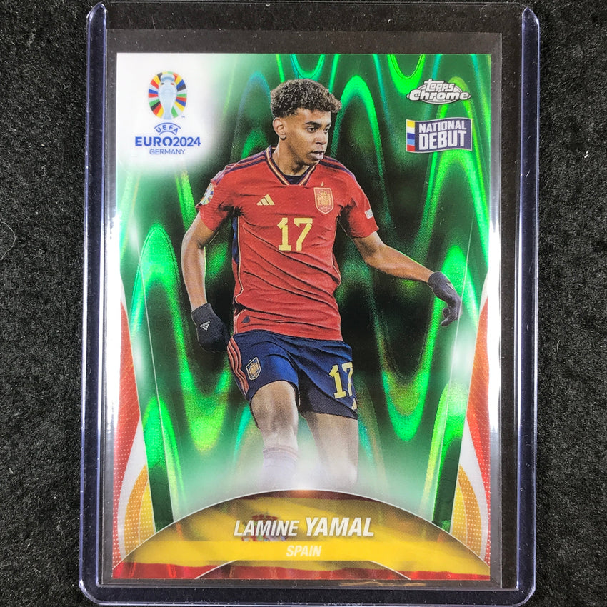 2023-24 Topps Chrome UEFA Euro LAMINE YAMAL Base Debut Green RayWave #17