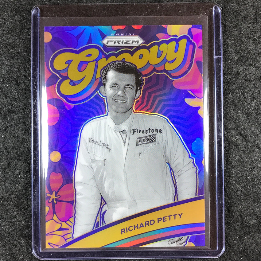 2024 Prizm NASCAR Racing RICHARD PETTY Groovy Gold 8/10 #19
