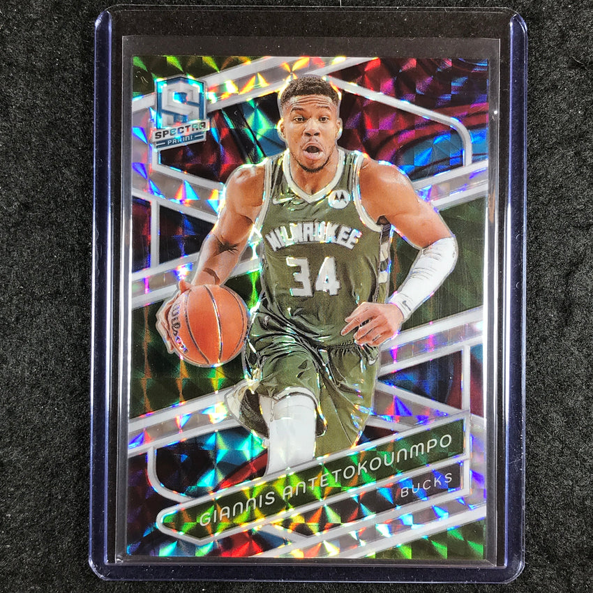 2023-24 Spectra GIANNIS ANTETOKOUNMPO Base Interstellar 13/99 #125