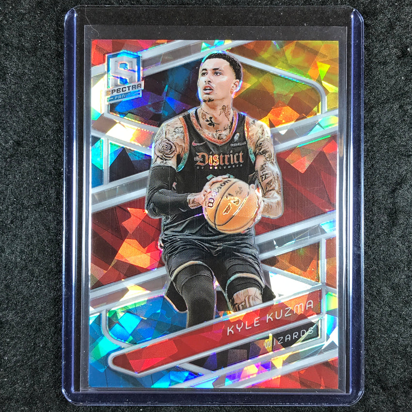 2023-24 Spectra KYLE KUZMA Base Astral 18/49 #89