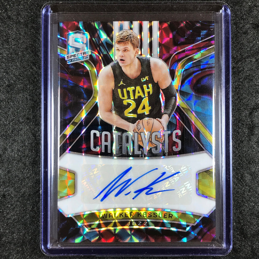 2023-24 Spectra WALKER KESSLER Catalysts Signatures Auto Interstellar 69/75