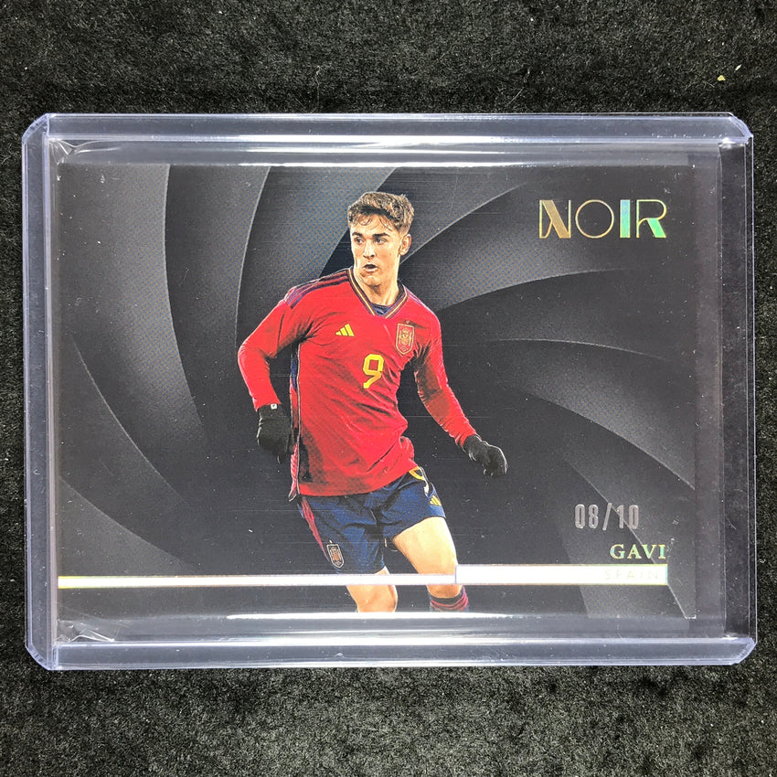 2024-25 Noir Soccer GAVI Horizontal Base Holo Gold 8/10 #117