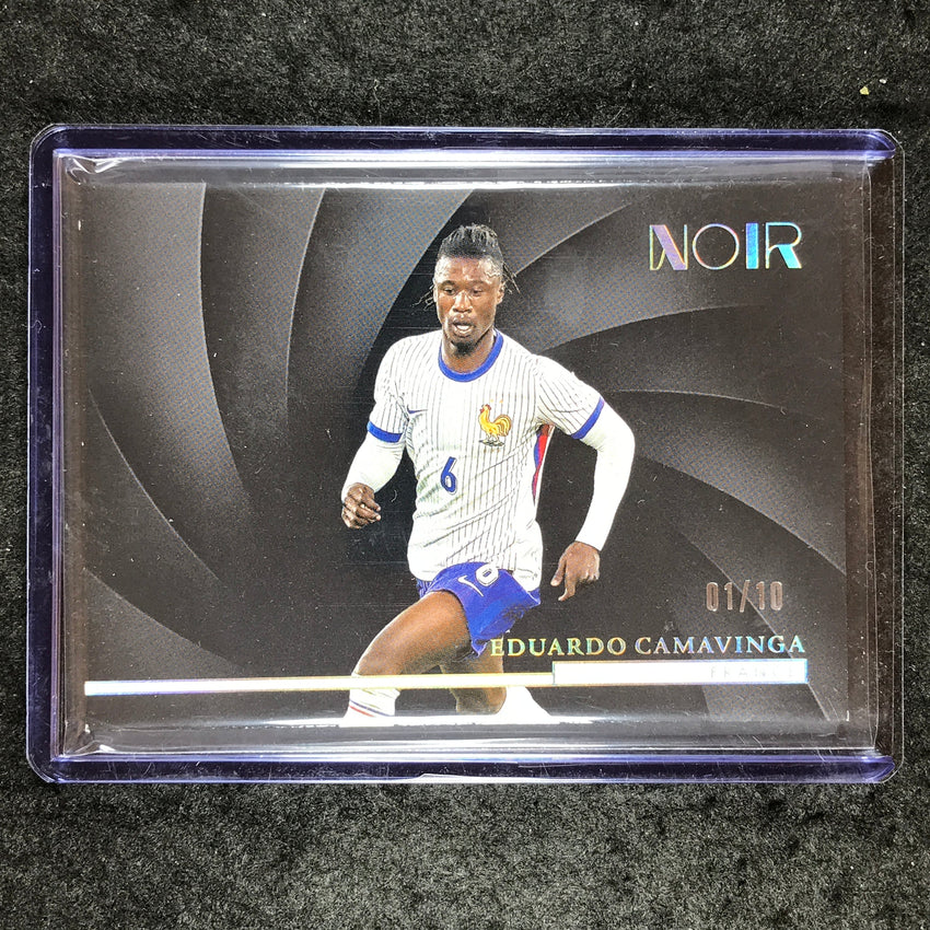 2024-25 Noir Soccer EDUARDO CAMAVINGA Horizontal Base Holo Gold 1/10 #156