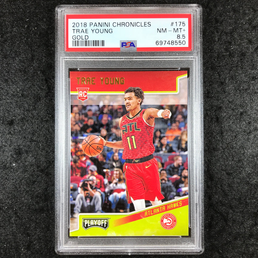 2018 Panini Chronicles TRAE YOUNG Rookie Playoff Gold 4/10 #175 PSA 8.5 (550)