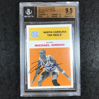 2011 Fleer Retro MICHAEL JORDAN 1961-62 Autographs Orange #MJ3 BGS 9.5 (151)