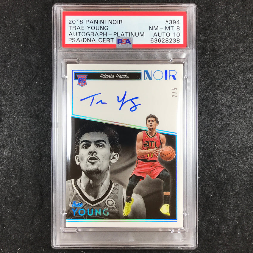 2018 Noir TRAE YOUNG Rookie Autograph Platinum 2/5 #394 PSA 8/Auto 10 (238)