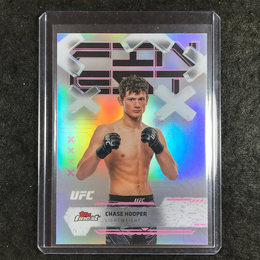 2025 Topps Finest UFC CHASE HOOPER Common Refractor #25