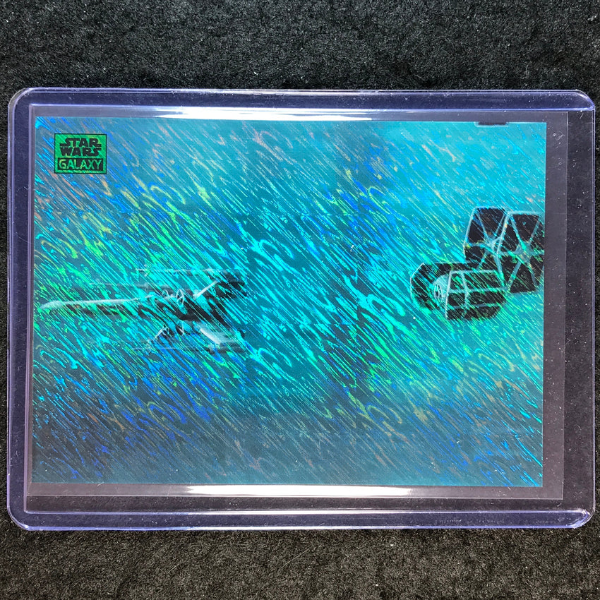 2025 Star Wars Chrome Galaxy TRENCH RUN Green Shimmer 77/199 #83
