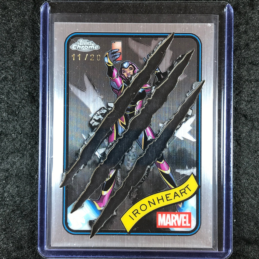 2025 Topps Chrome Marvel IRONHEART Wolverine Adamantium Clawed Chrome 11/20