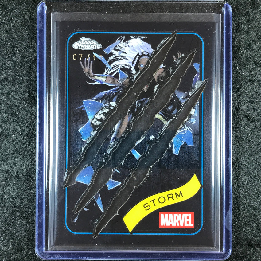 2025 Topps Chrome Marvel STORM Wolverine Adamantium Clawed Chrome Black 7/10