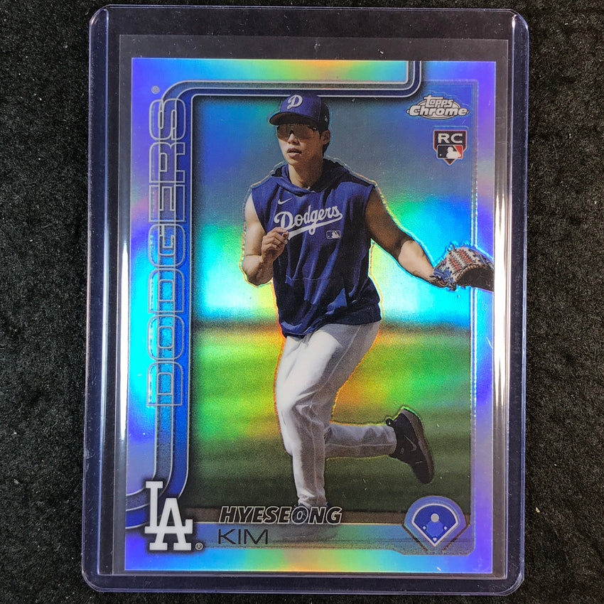 2025 Topps Chrome Update MLB HYESEONG KIM Rookie Variation Refractor SP #USC312