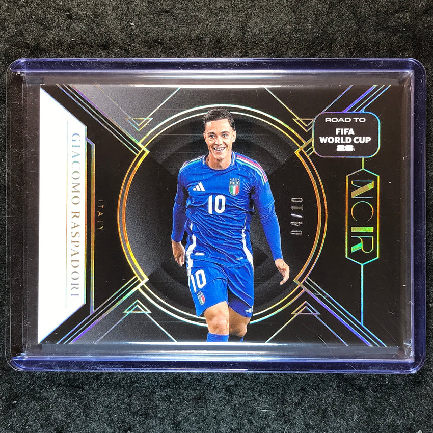 2025-26 Noir Road to FIFA World Cup GIACOMO RASPADORI Base Gold 4/10 #115
