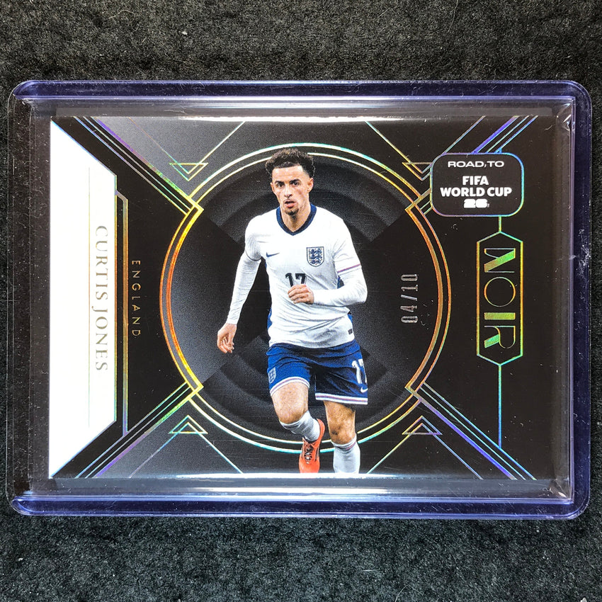 2025-26 Noir Road to FIFA World Cup CURTIS JONES Base Gold 4/10 #147