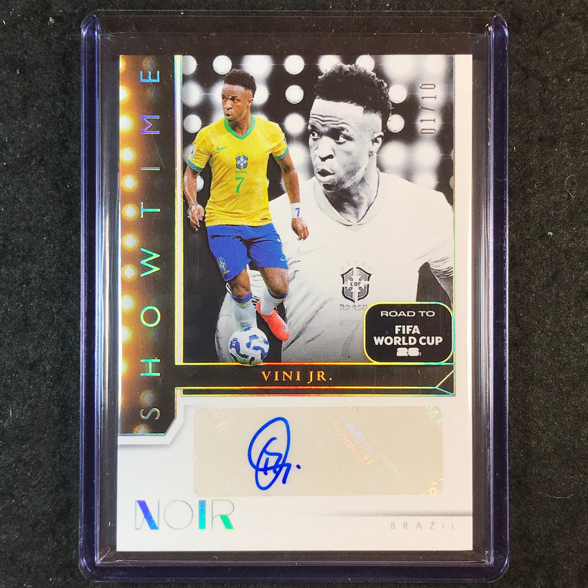 2025-26 Noir Road to FIFA World Cup VINI JR. Showtime Signatures Auto Gold 1/10