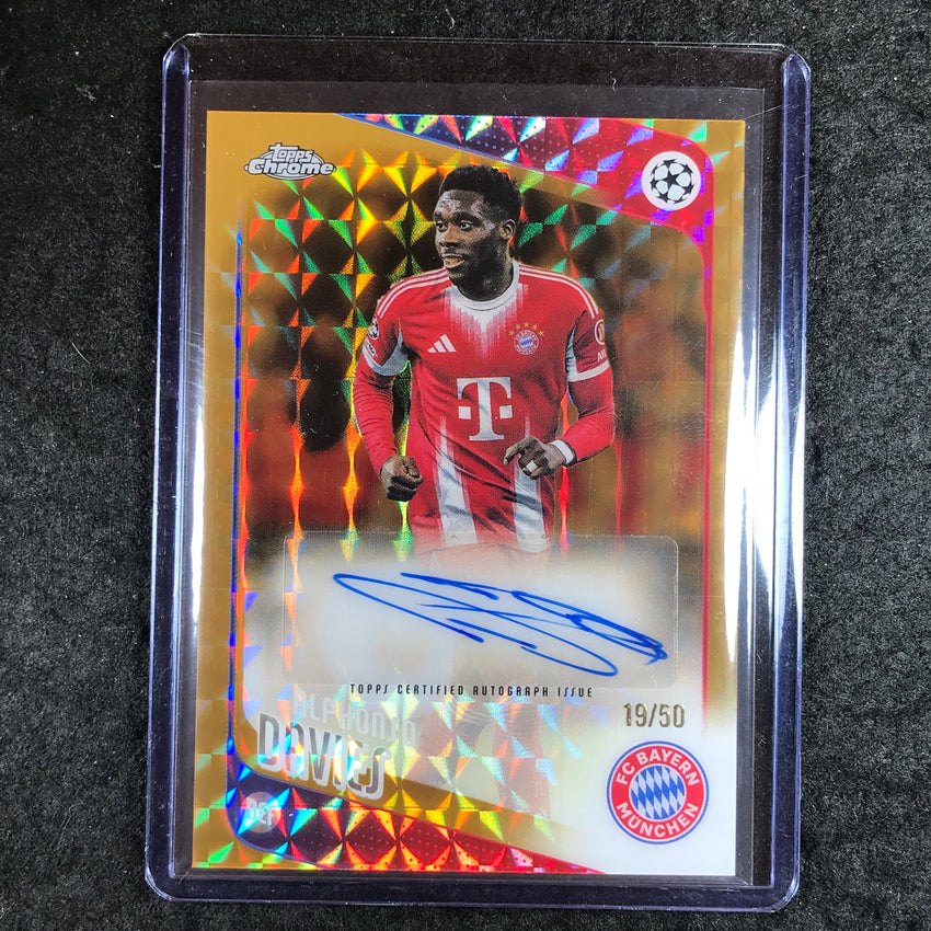 2025-26 Topps Chrome UEFA CC ALPHONSO DAVIES Chrome Auto Gold Geometric 19/50