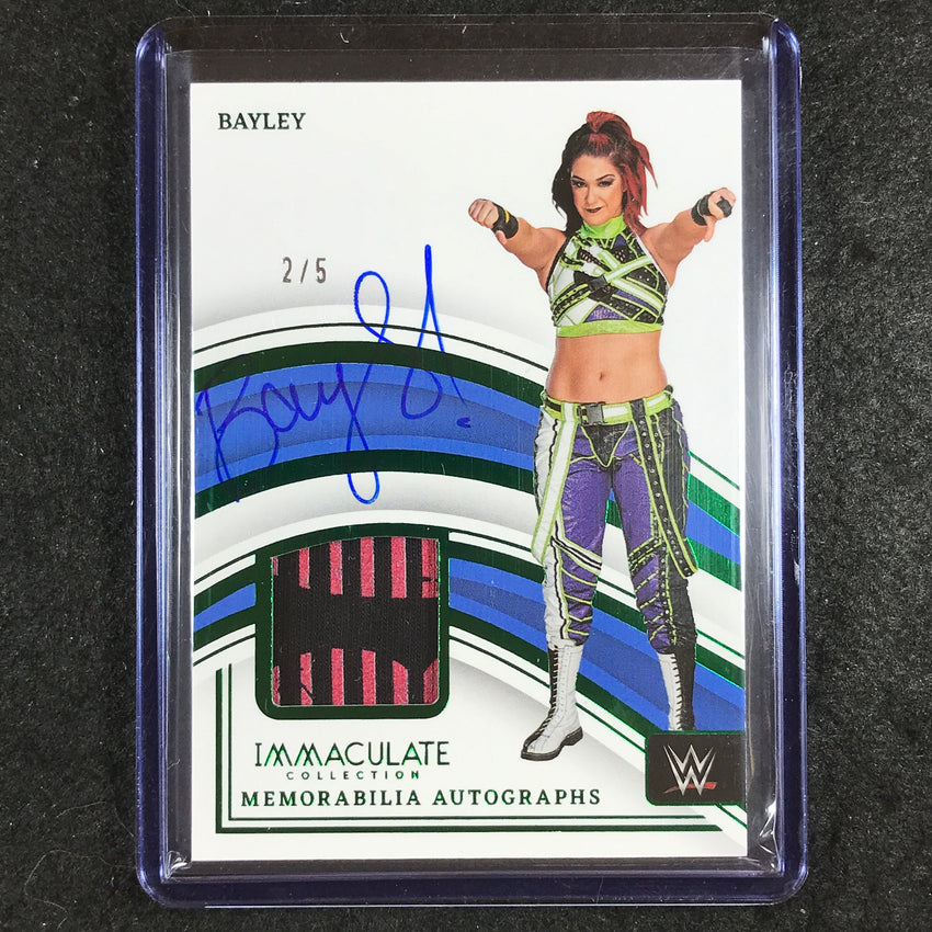 2023 Immaculate WWE BAYLEY Memorabilia Auto Green 2/5