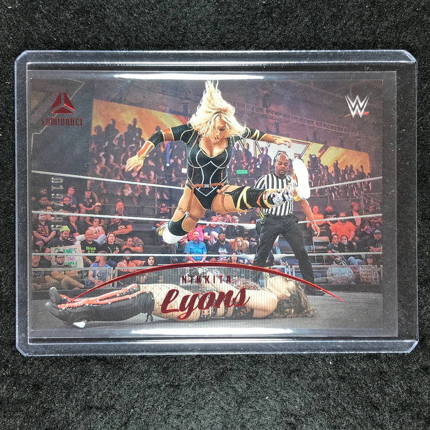 2023 Chronicles WWE NIKKITA LYONS Luminance Red 19/199 #174