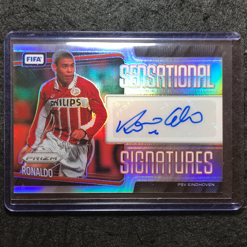 2025-26 Prizm FIFA RONALDO Sensational Signatures Auto Silver Prizm 15/99