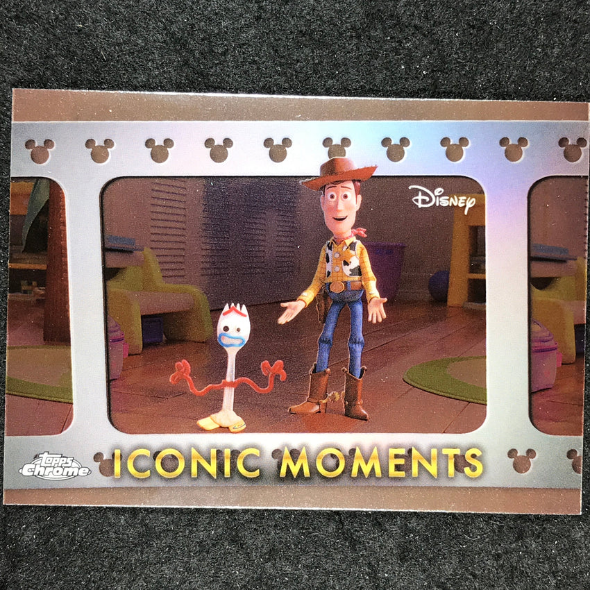 2025 Topps Chrome Disney WOODY INTRODUCES FORKY Iconic Moments Base #IM-20