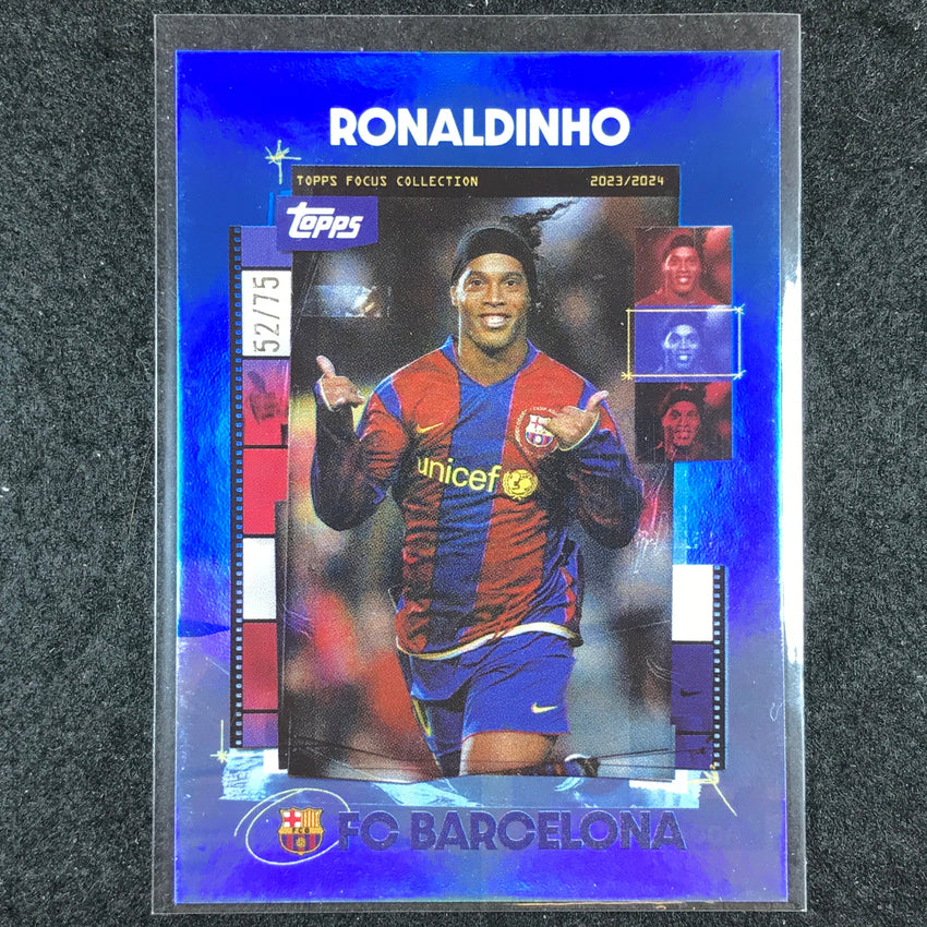 2023-24 Topps Focus Barcelona RONALDINHO Snapshots Blue Rainbow Foil 52/75 #18