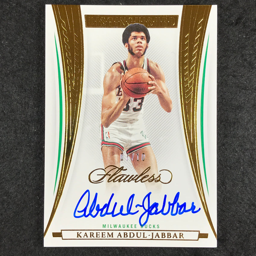 2021-22 Flawless Kareem Abdul-jabbar Distinguished Auto Gold 7/10