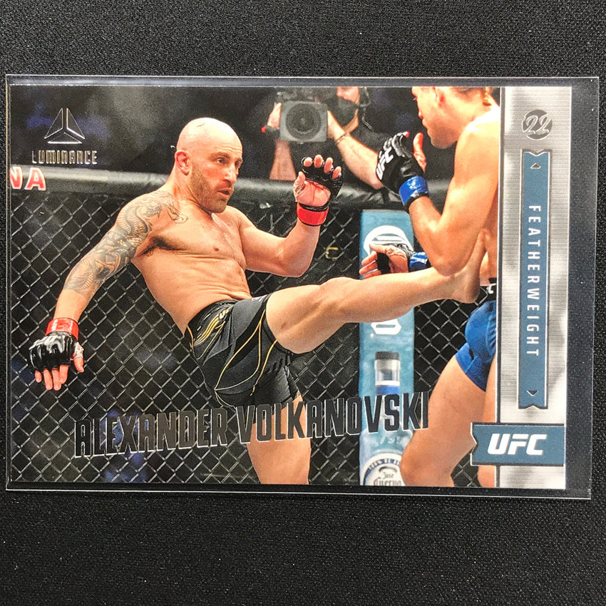 2022 Chronicles Alexander Volkanovski Luminance Base No 156