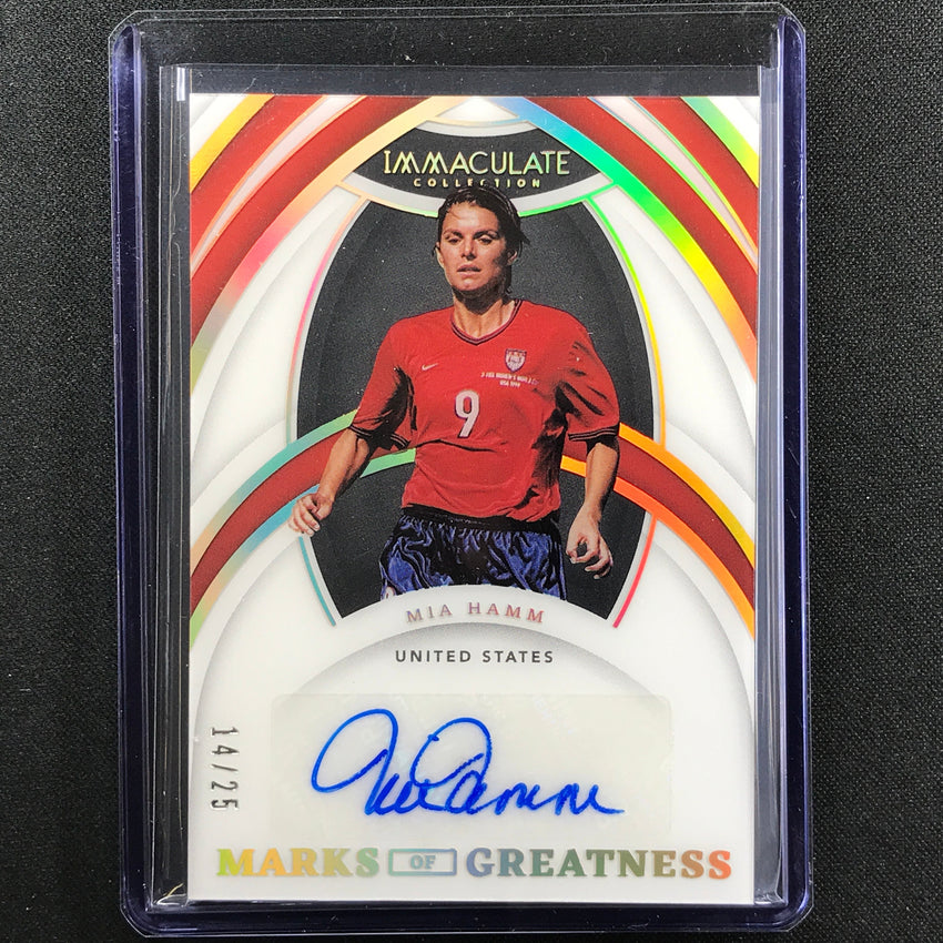 2022-23 Immaculate Mia Hamm Marks Of Greatness Acetate Auto Holo Gold 14/25