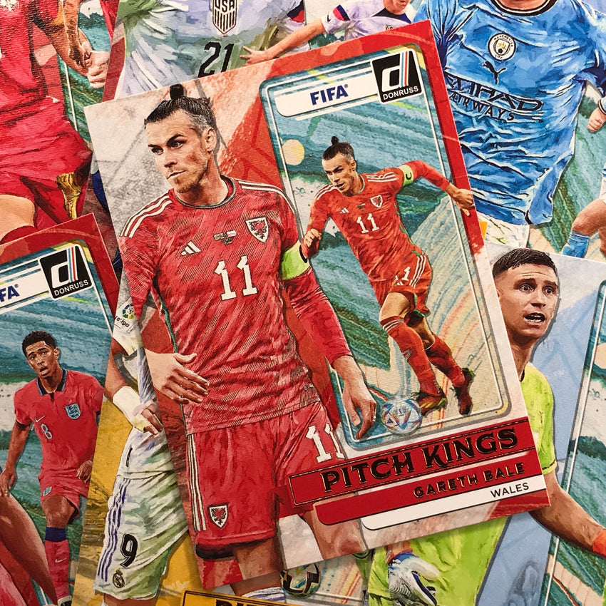 2022-23 Donruss FIFA BRENDEN AARONSON Pitch Kings Base Bronze #24