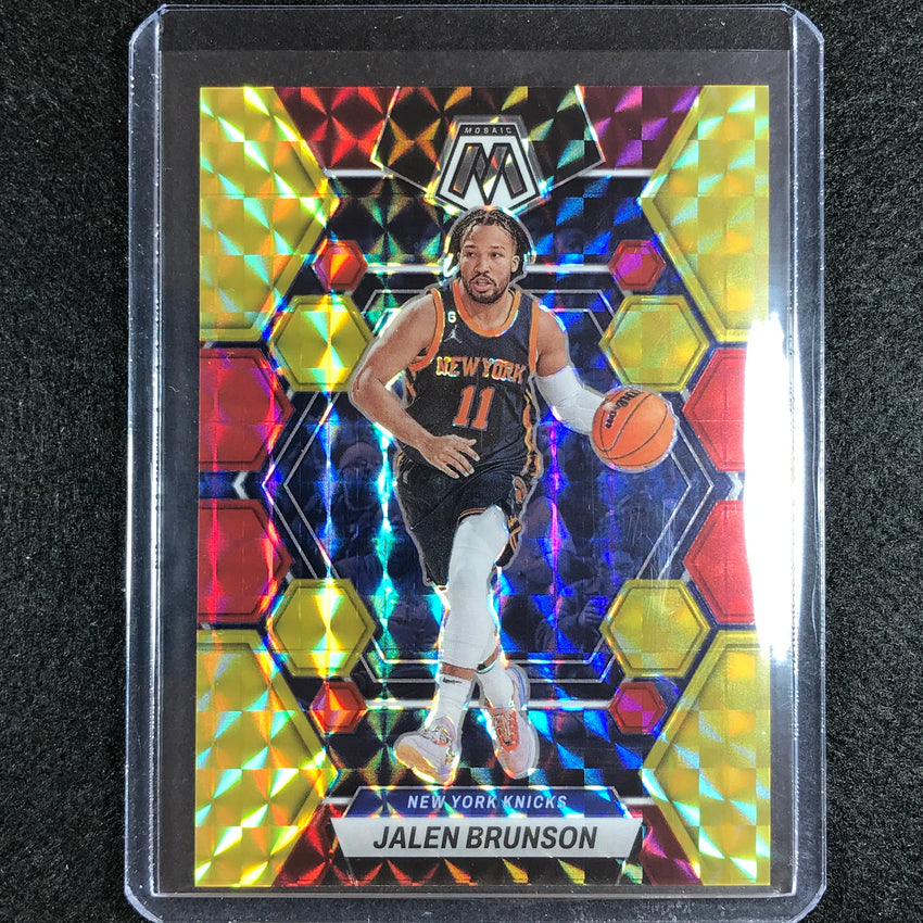 2022-23 Mosaic Jalen Brunson Choice Fusion Red And Yellow 25/88 No 95
