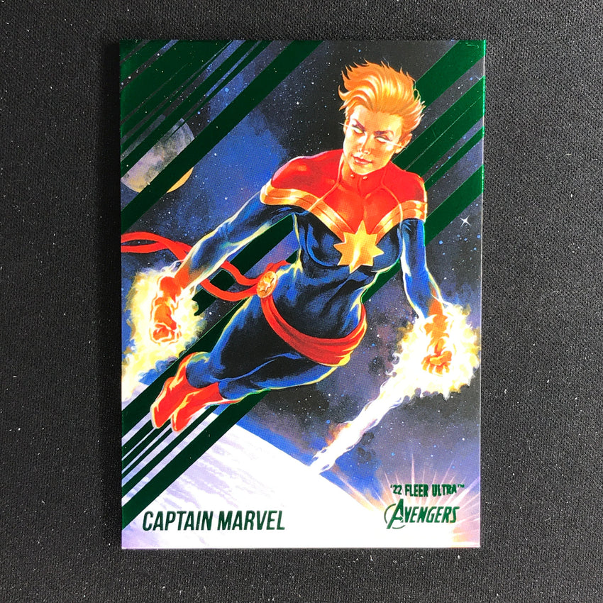 2022 Fleer Ultra Avengers CAPTAIN MARVEL Base Green Foil #13