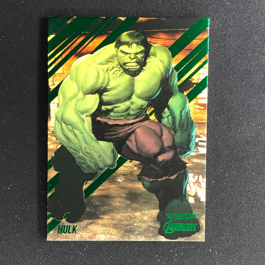 2022 Fleer Ultra Avengers HULK Base Green Foil #30