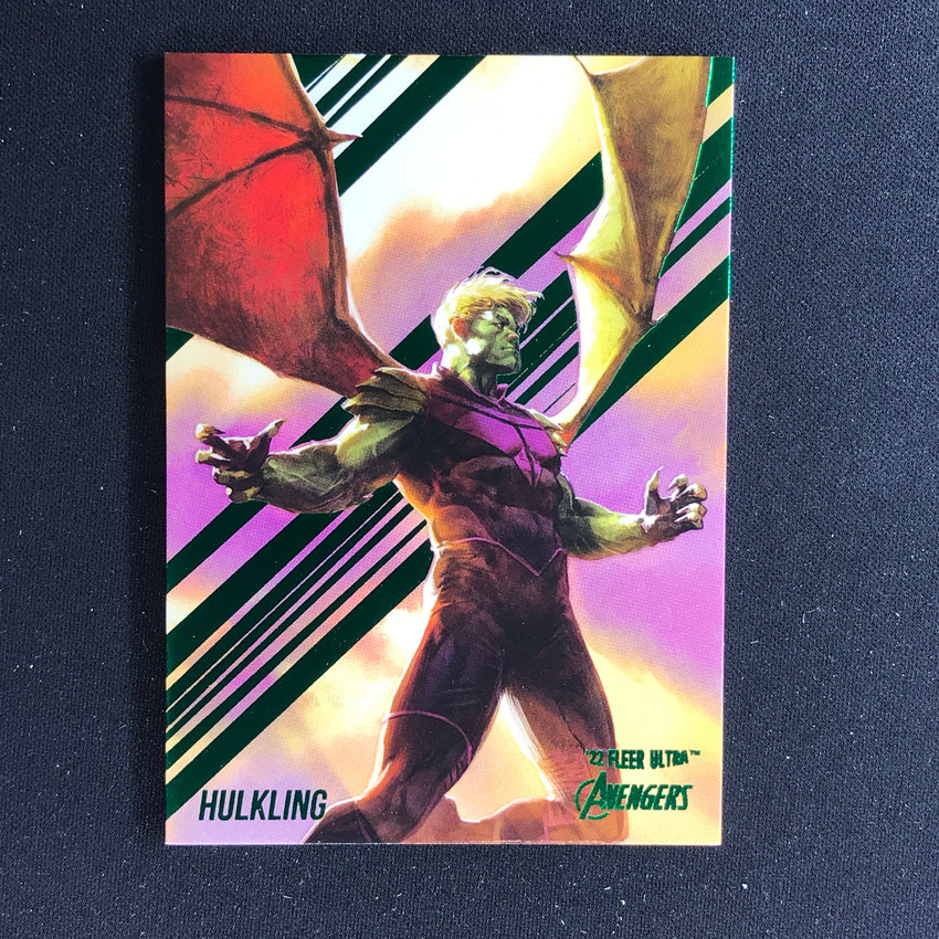 2022 Fleer Ultra Avengers HULKLING Base Green Foil #31