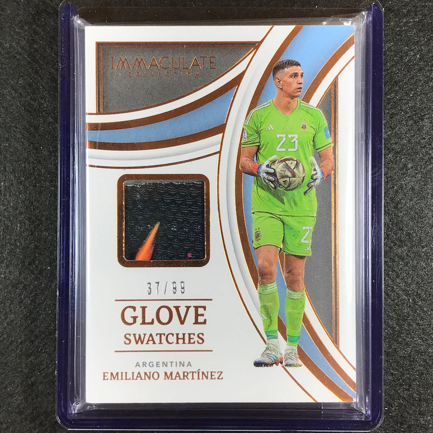 2022-23 Immaculate Emiliano Martinez Glove Swatches Patch Relic Bronze 37/99
