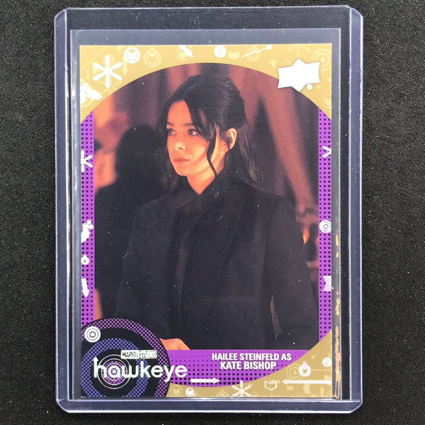 2023 Marvel Hawkeye Hailee Steinfeld As Kate Bishop Base Ensemble Gold 1/57