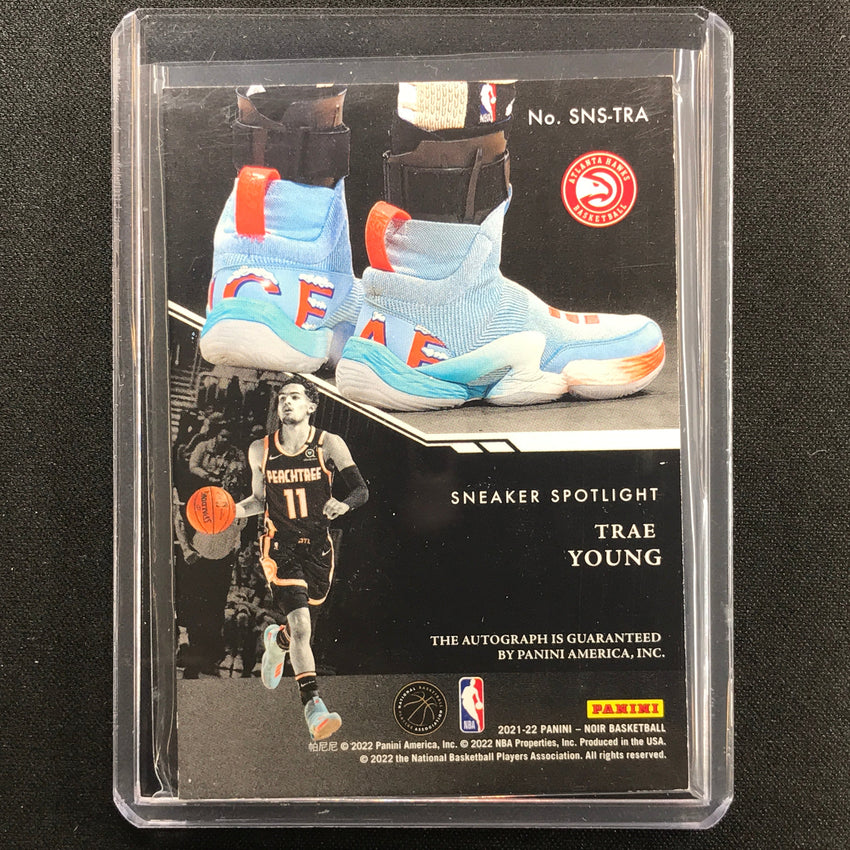 2021-22 Noir Trae Young Sneaker Spotlight Signatures Auto 68/99