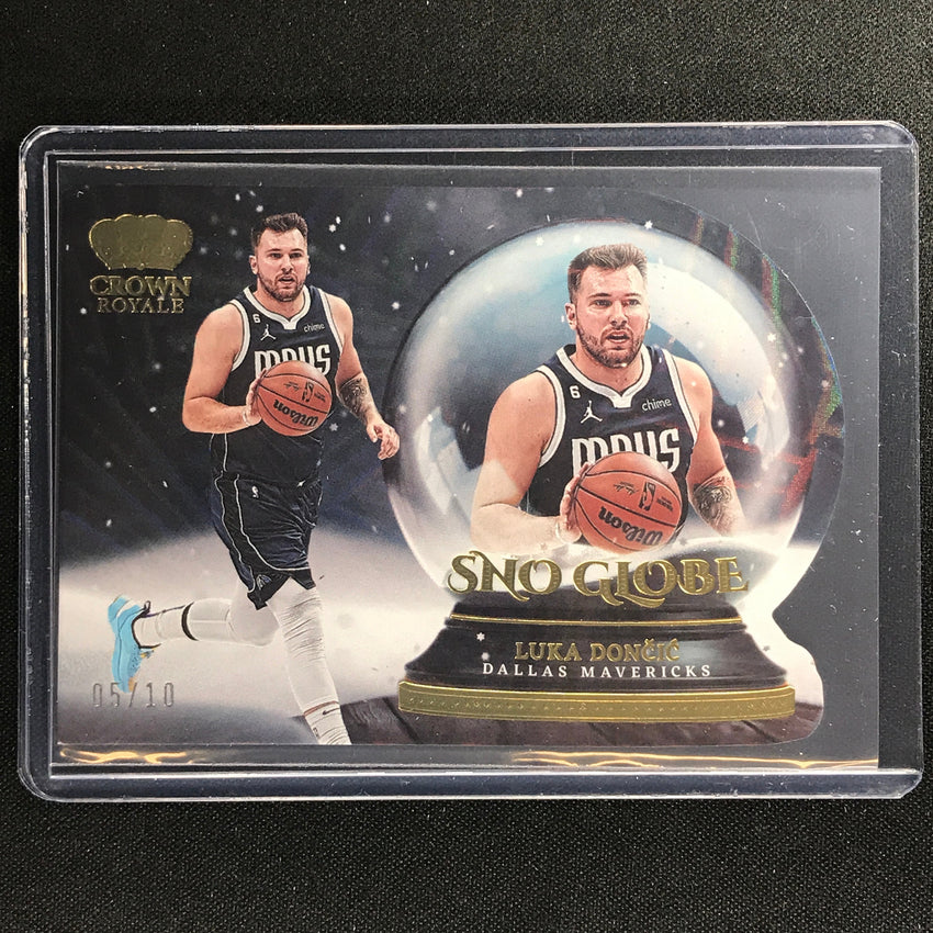 2022-23 Crown Royale Luka Doncic Sno Globe Die-cut Gold 5/10