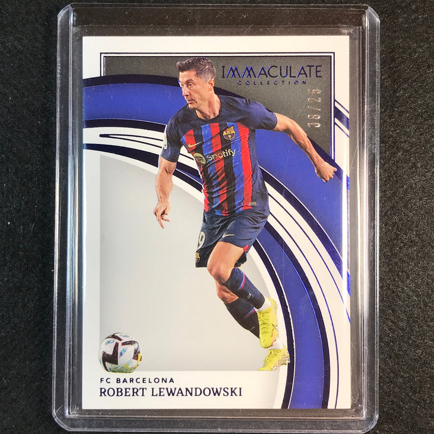2022-23 Immaculate Robert Lewandowski Base Sapphire 8/25