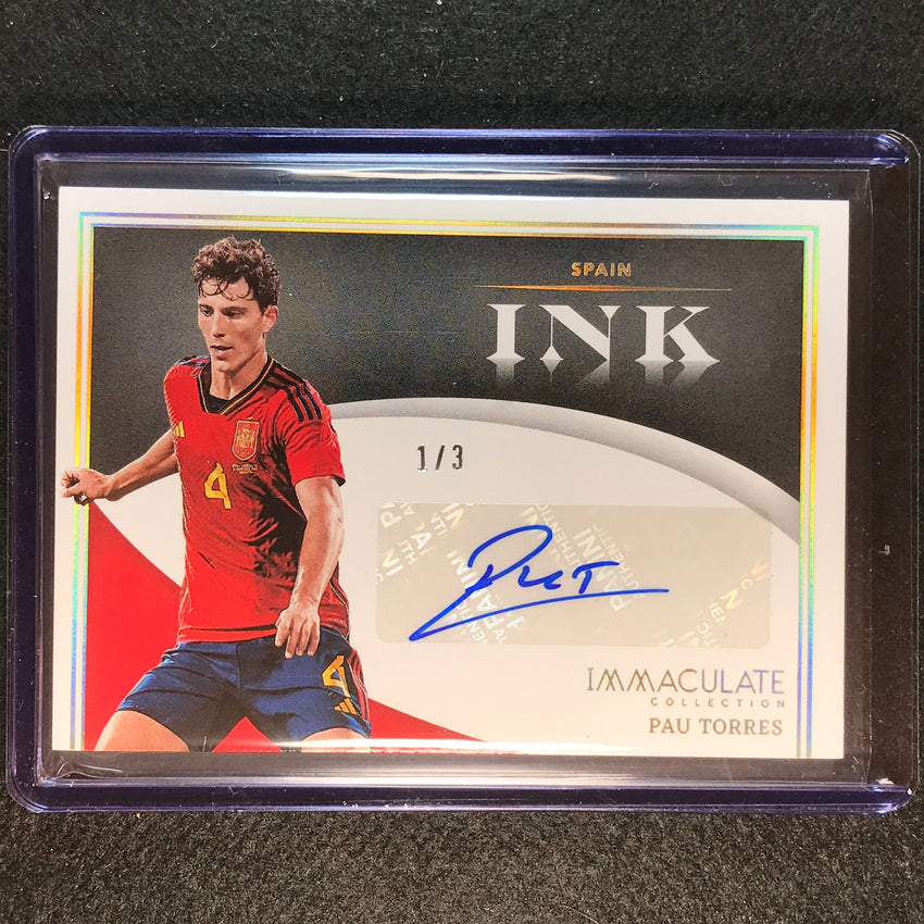 2022-23 Immaculate Pau Torres Ink Auto Holo Gold 1/3
