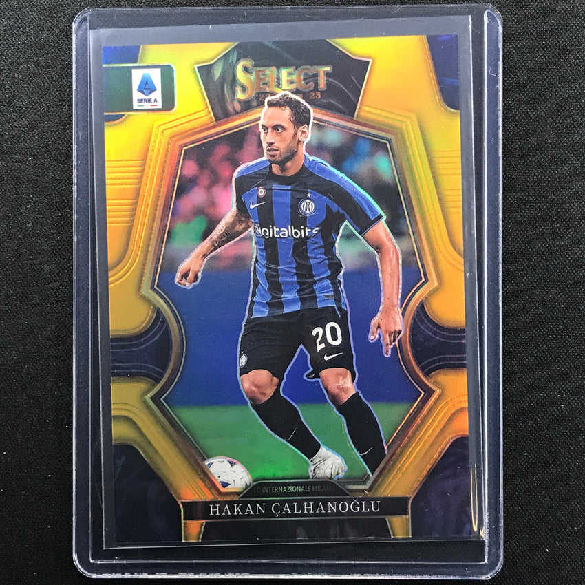 2022-23 Select Serie A Hakan Calhanoglu Mezzanine Gold Prizm 9/10