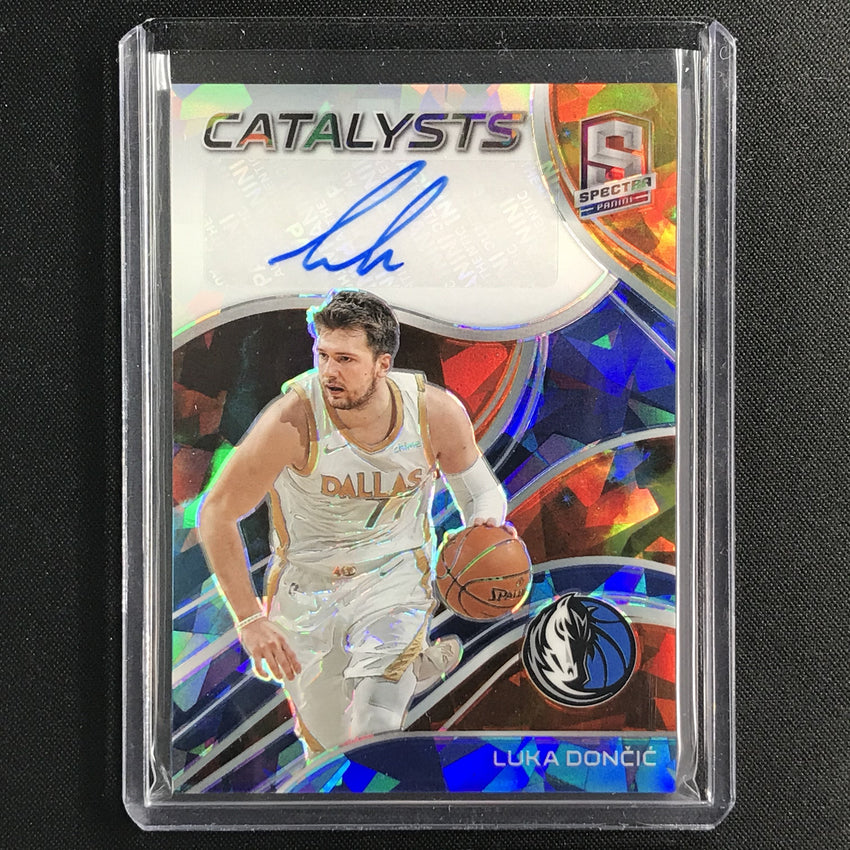 2020-21 Spectra Luka Doncic Catalysts Signatures Auto Astral 22/35