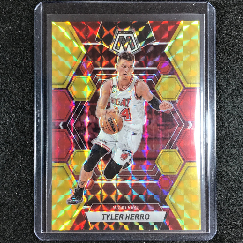 2022-23 Mosaic Tyler Herro Choice Fusion Red And Yellow 69/88 No 104