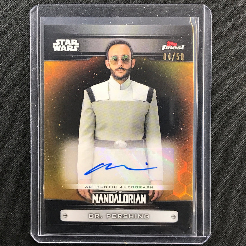 2022 Topps Finest Star Wars Omid Abtahi Dr. Pershing Mandalorian Auto Gold 4/50